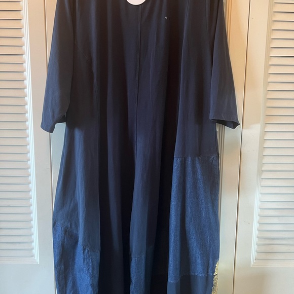 Blue Long Sleeve Crew Neck Midi dress - Picture 3 of 8